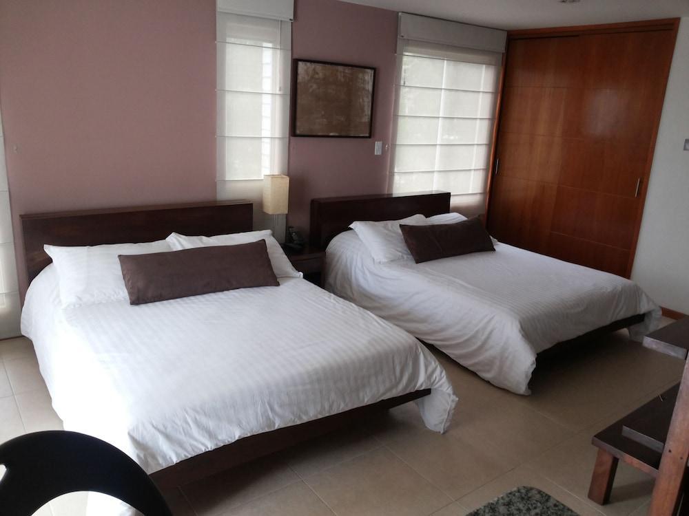 Cyan Suites Poblado By Mde Bnb Medellín Esterno foto
