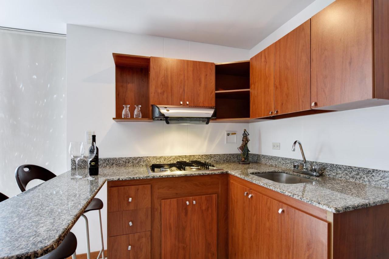 Cyan Suites Poblado By Mde Bnb Medellín Esterno foto