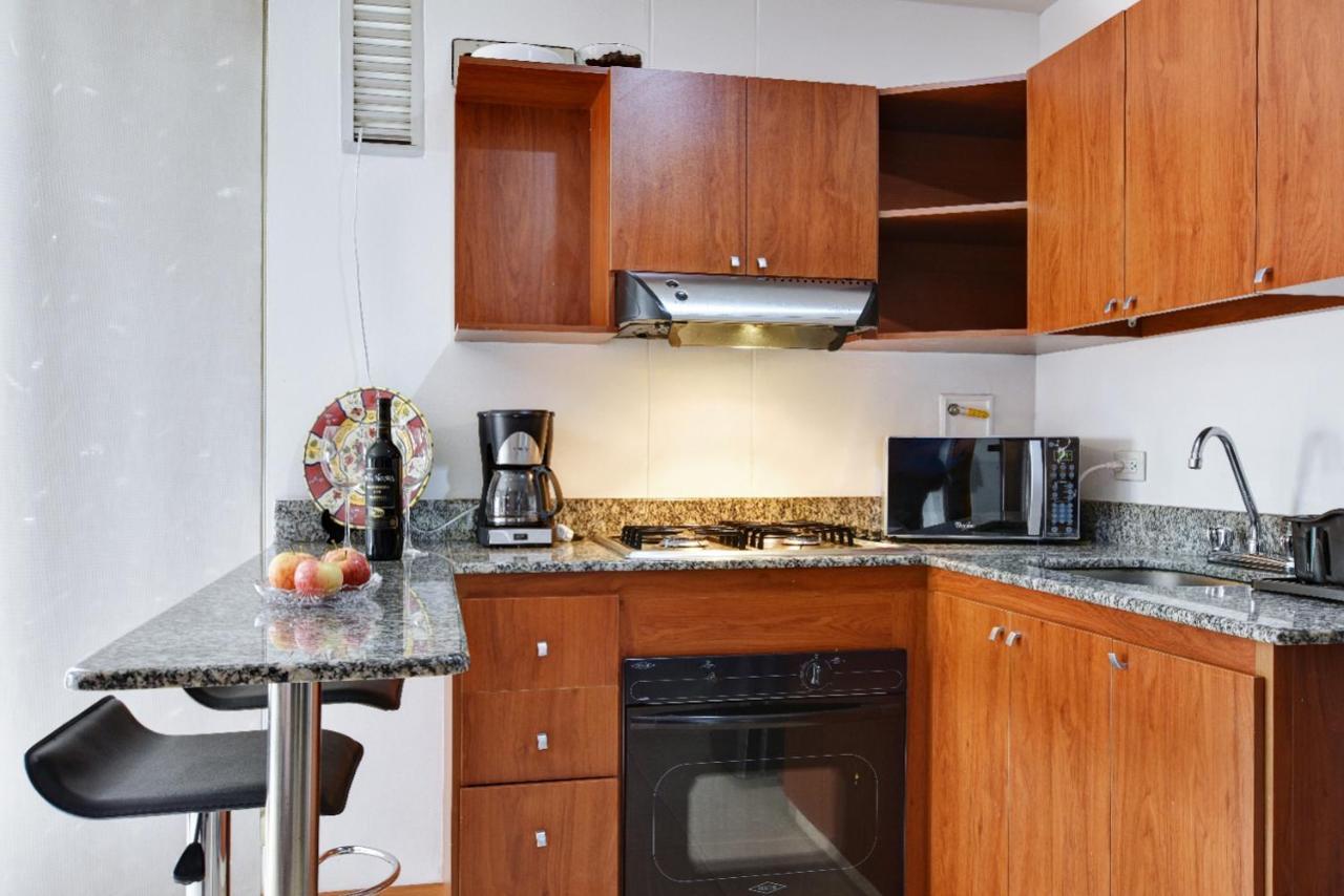 Cyan Suites Poblado By Mde Bnb Medellín Esterno foto